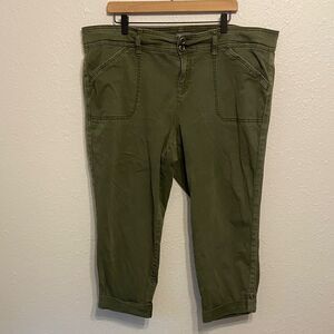 Torrid Army Green Cuffed High Rise Capri Pants Size 22